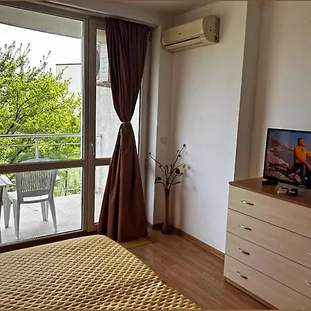 The Red Бургас