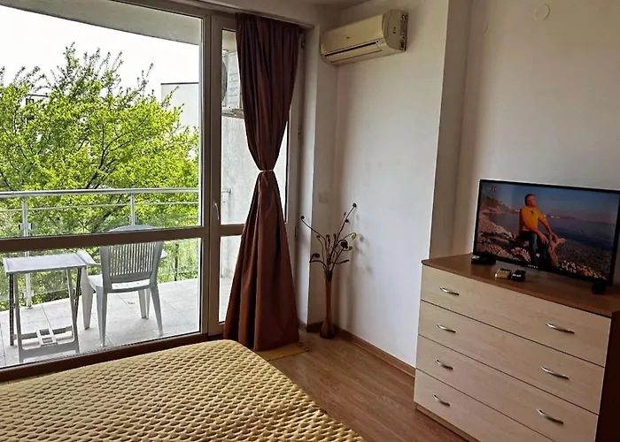 The Red Бургас